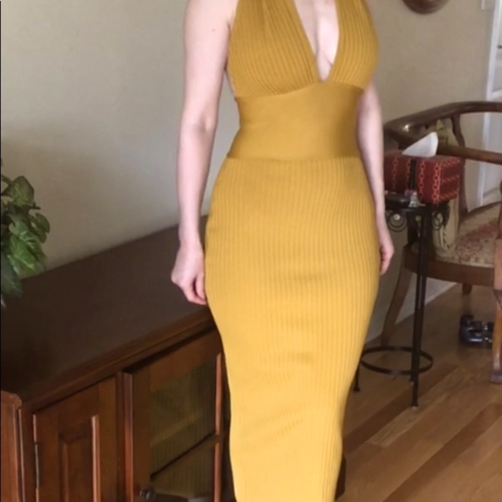 NWT bandage dress in mustard color.